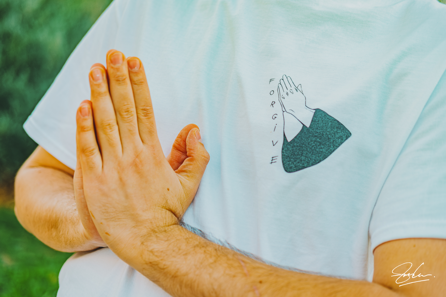 T-shirt Forgive
